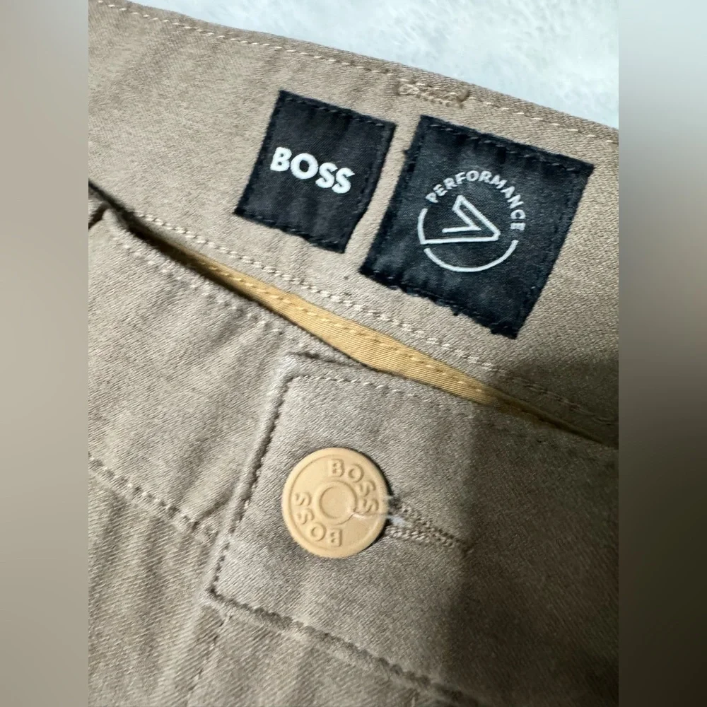 NWOT- Boss Performance Delaware Slim Fit Stretch Khaki Pants